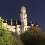 King Ludwig's Old Neighbour Tatil Evi