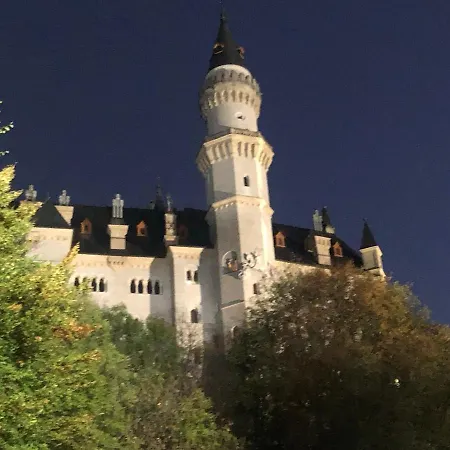 King Ludwig's Old Neighbour Semesterbostad